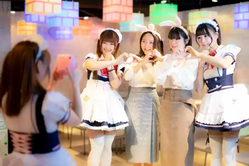 Maidreamin Tokyo'da Maid Cafe