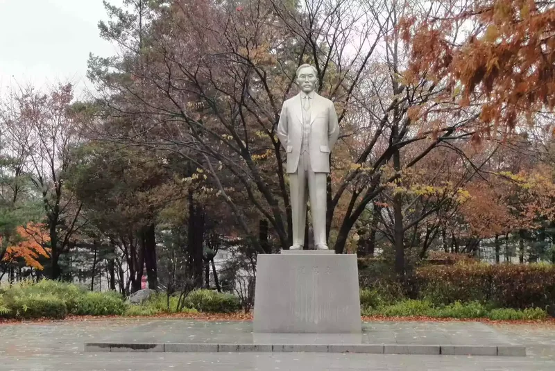 Dosan Park 도산 공원 anıtı 3