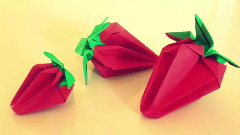 Origami ile çilek yapımı
