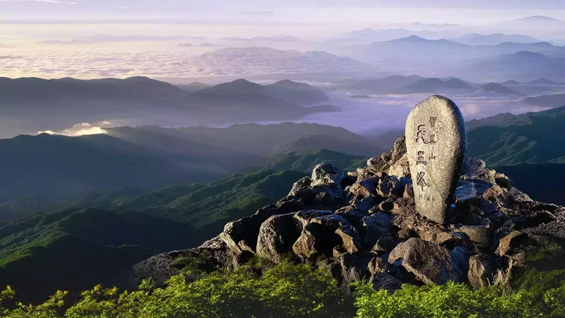 Kore'nin ana karasındaki en büyük dağı Jirisan 지리산
